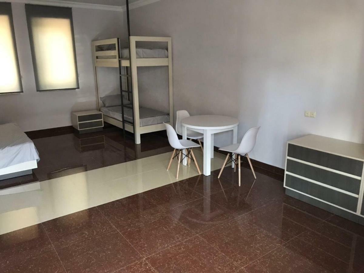 Liko Hostel Γιερεβάν Εξωτερικό φωτογραφία